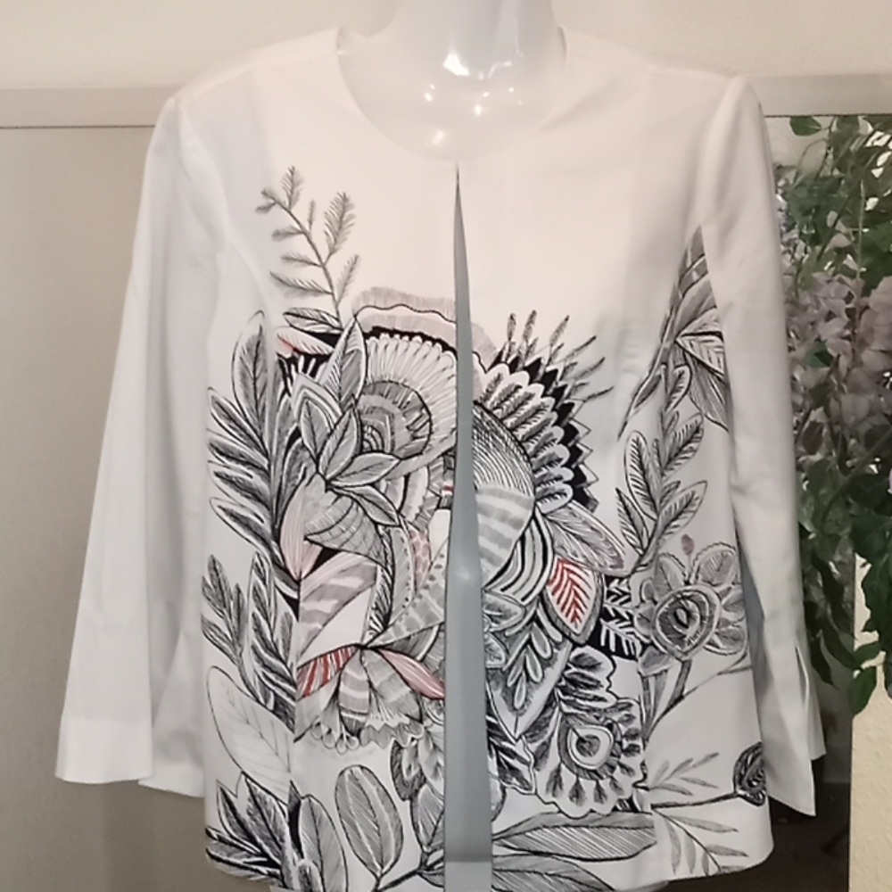 Chico's Short Floral Print Jacket - Picture 2 of 14